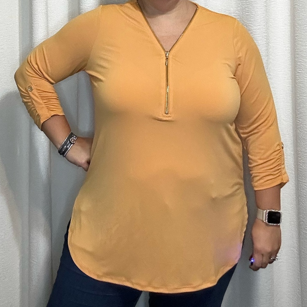 XL Zenana top, functional zipper.